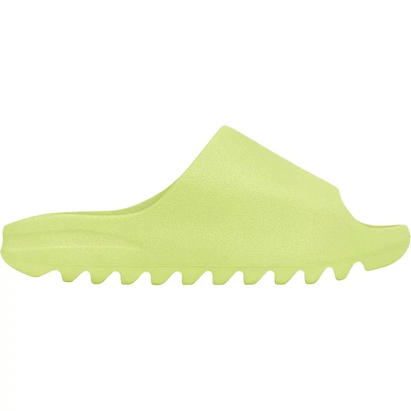 Yeezy Slides — Photo 15