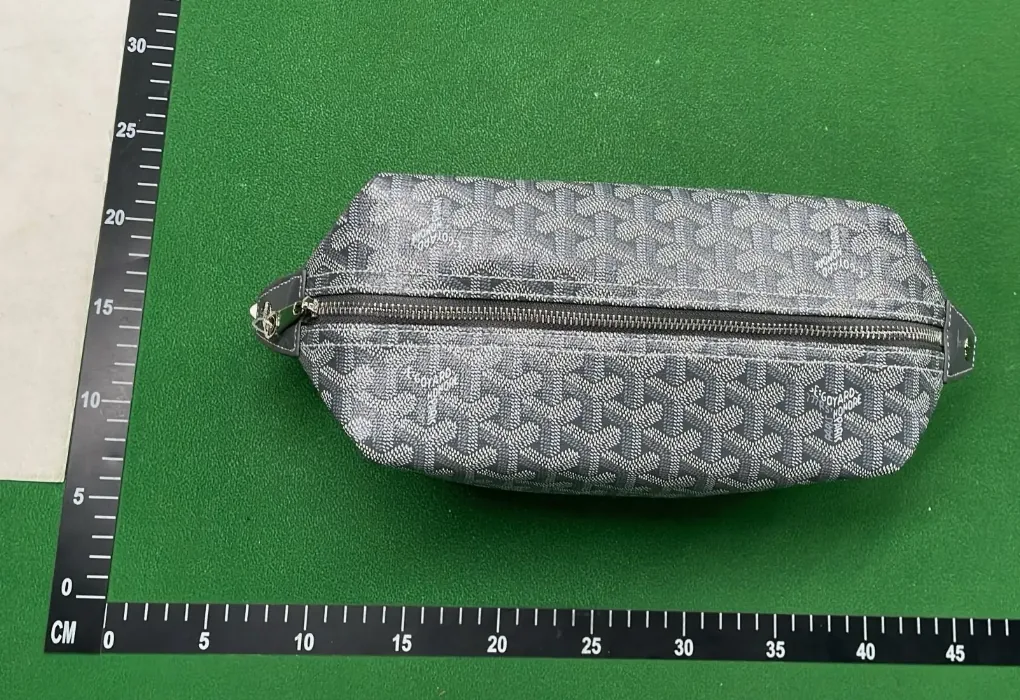 Goyard Boeing Toiletry Bag — Photo 13