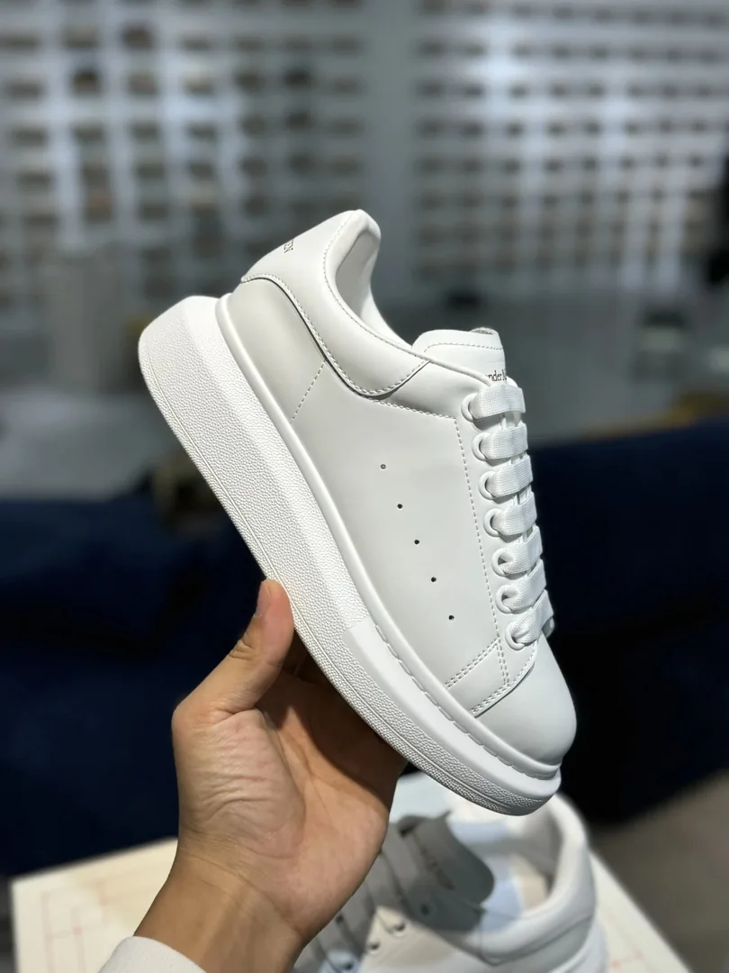 Alexander McQueen Oversized Sneaker White Black Platform Sneakers — Photo 5