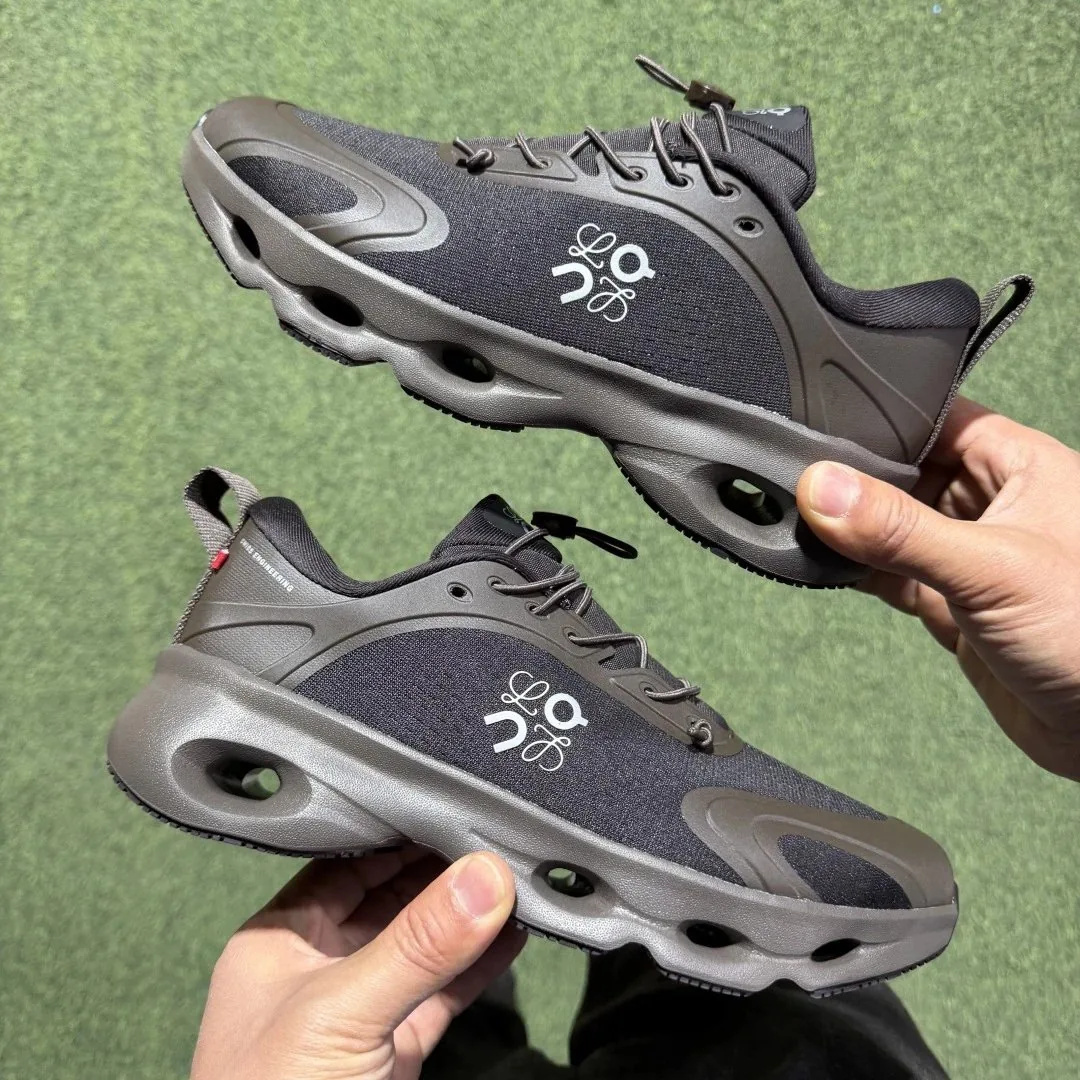 On Cloudsolo Collaboration Sneakers — photo 11