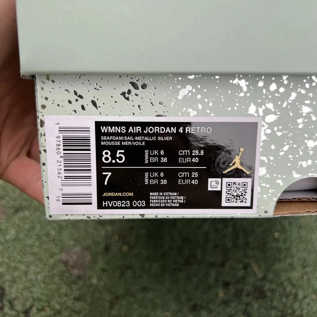 Air Jordan 4 Seafoam — Photo 15