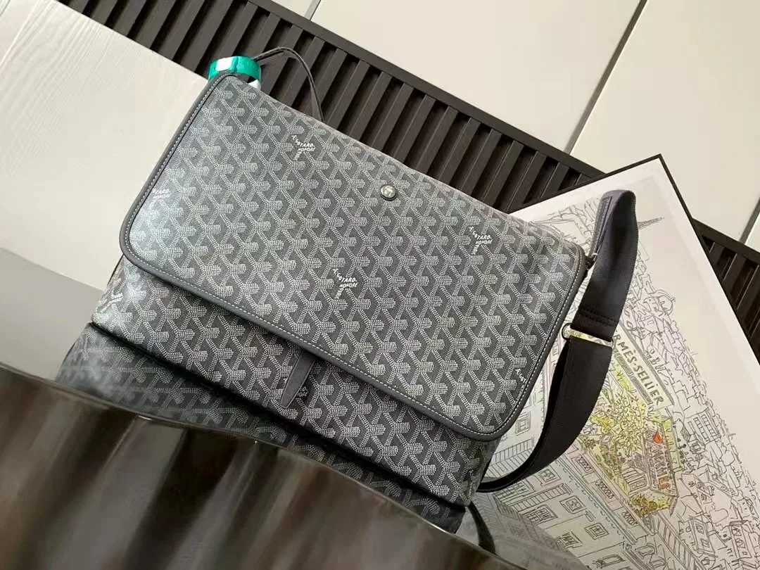 Goyard Handbag — Photo 2