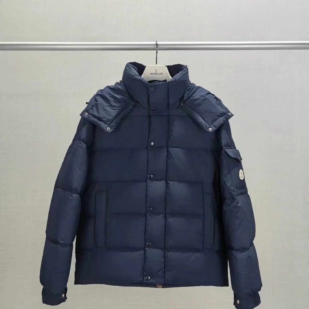 Short Hooded Down Jacket — Photo 13