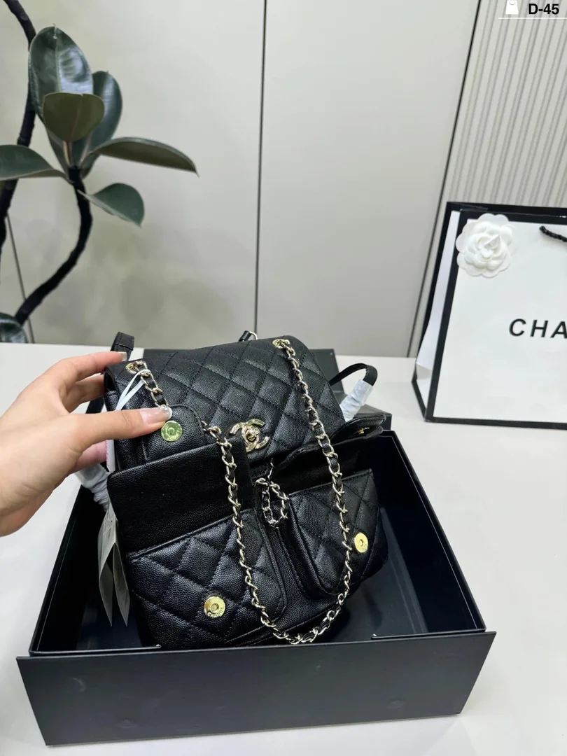 Chanel Leather Crossbody Bag — photo 12