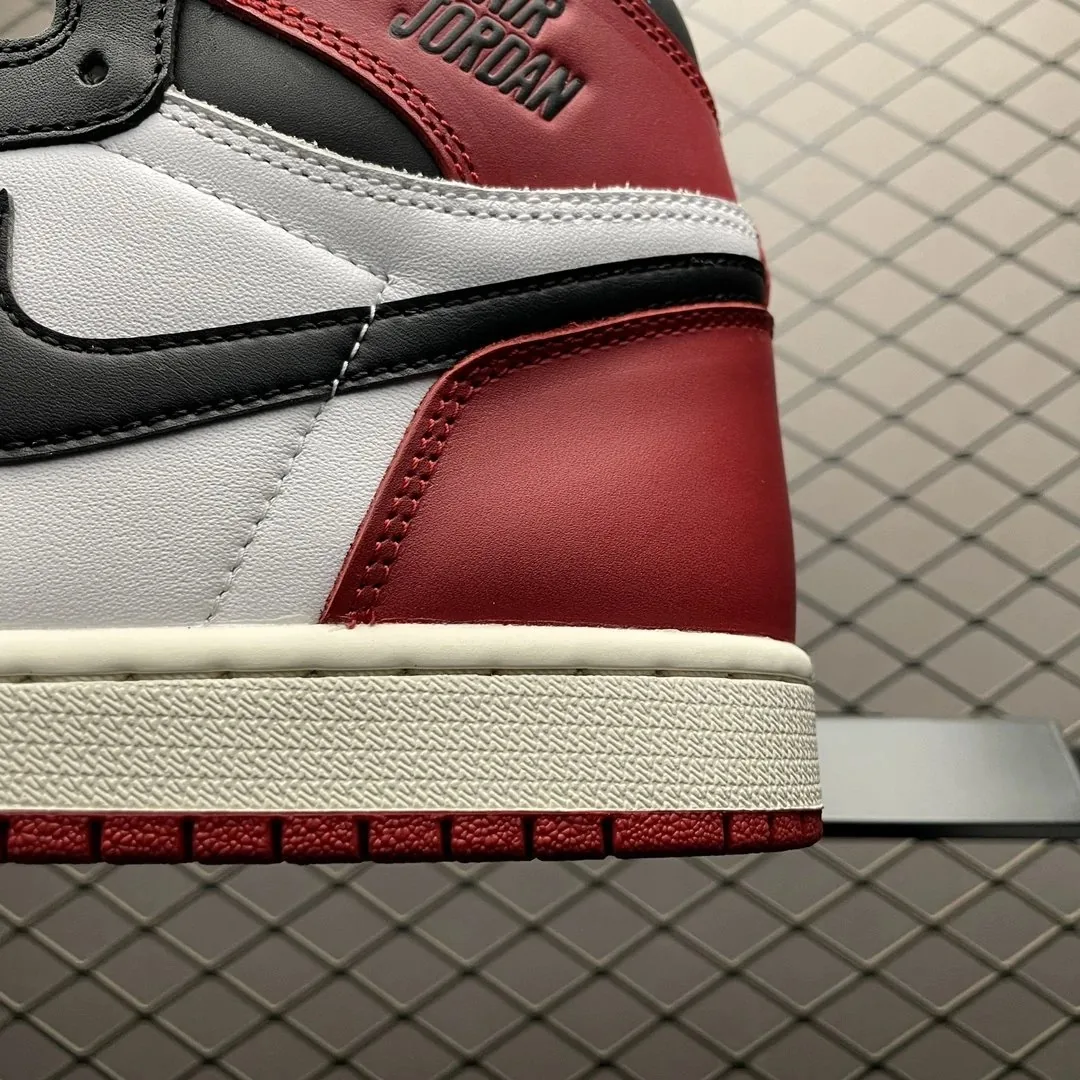 Air Jordan 1 High New Black Toe — photo 4