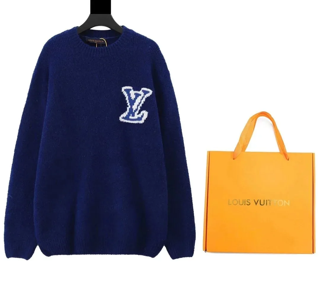 Long-Sleeve Tee — Photo 4