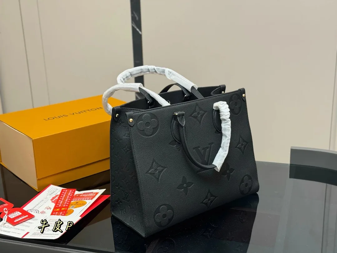 Louis Vuitton OnTheGo Leather Tote — photo 5