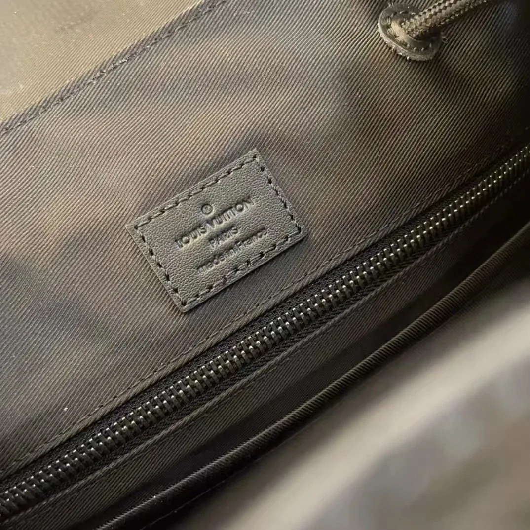 Louis Vuitton Leather Backpack — photo 8