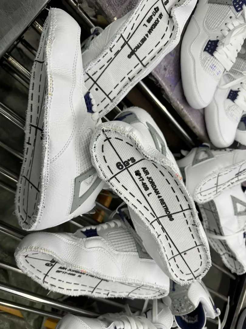 Air Jordan 4 Multicolor Sneakers — Photo 3