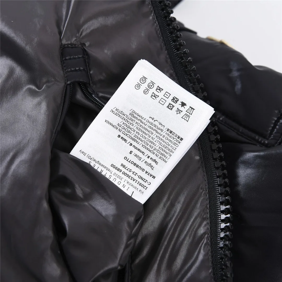 Moncler Jacket — Photo 5