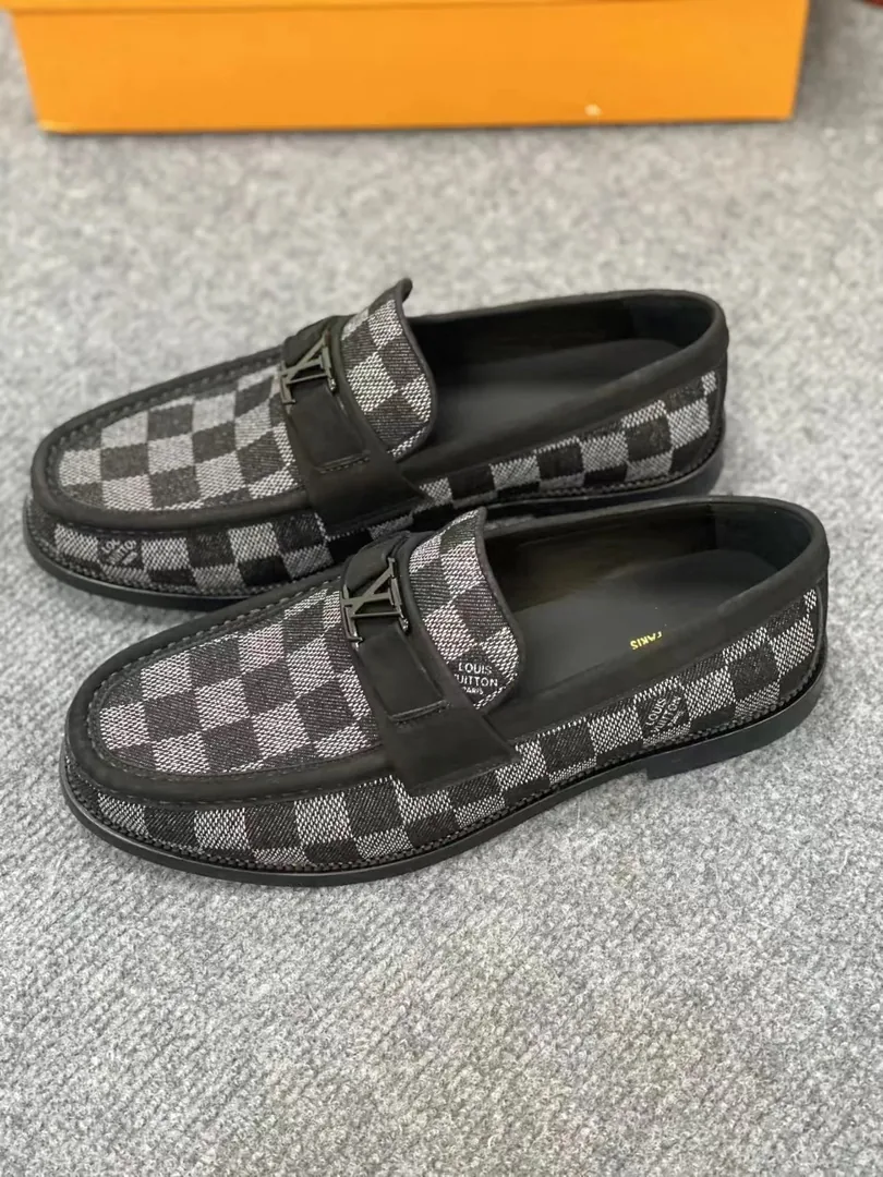 Louis Vuitton Leather Sneakers — QC