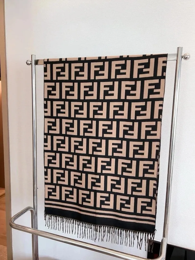 Autumn Winter Luxury Scarf — Photo 13