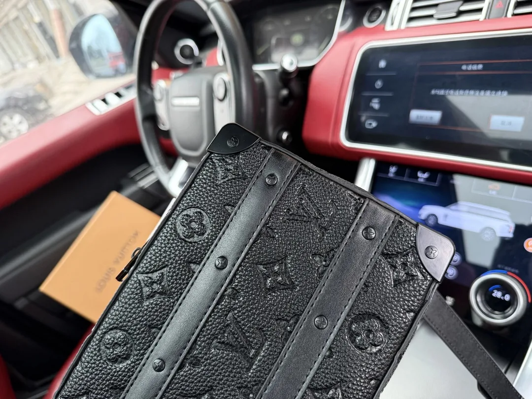 Louis Vuitton Trunk Leather Bag — Zdjęcie 6