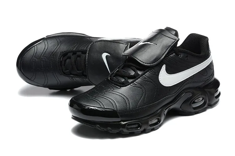 Nike Tiempo Football Boots — Photo 13