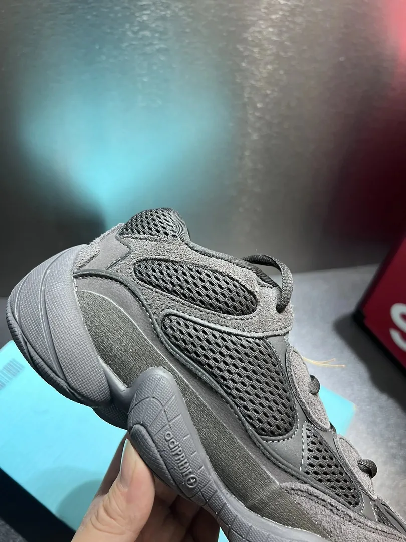 Adidas Yeezy 540 Suede Sneakers — Zdjęcie 3