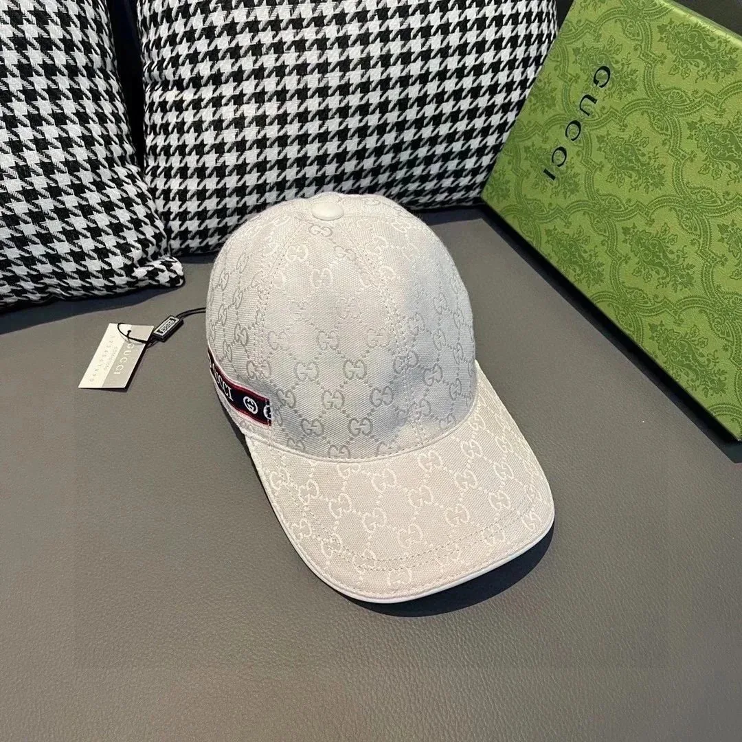 Gucci Accessory — Photo 15