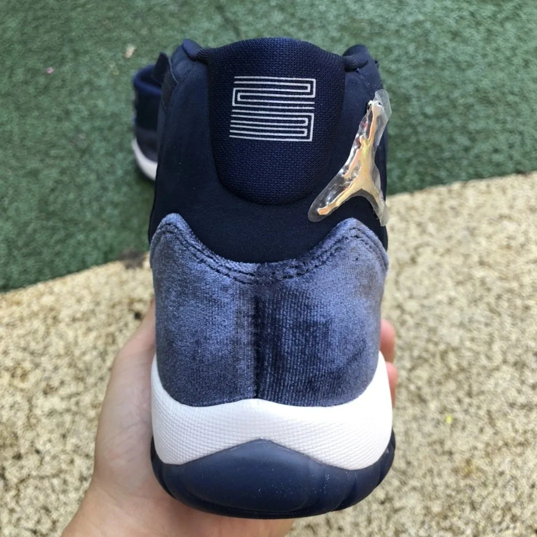 Air Jordan 11 Midnight Navy — Photo 2