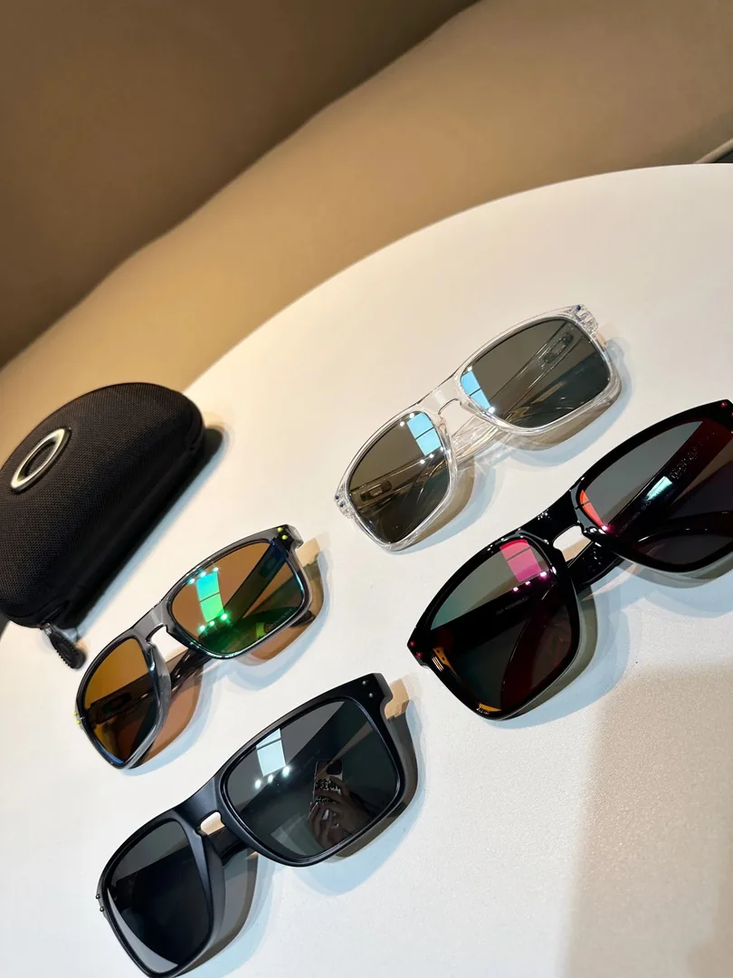 Lightweight Polarized Sunglasses — Photo 3