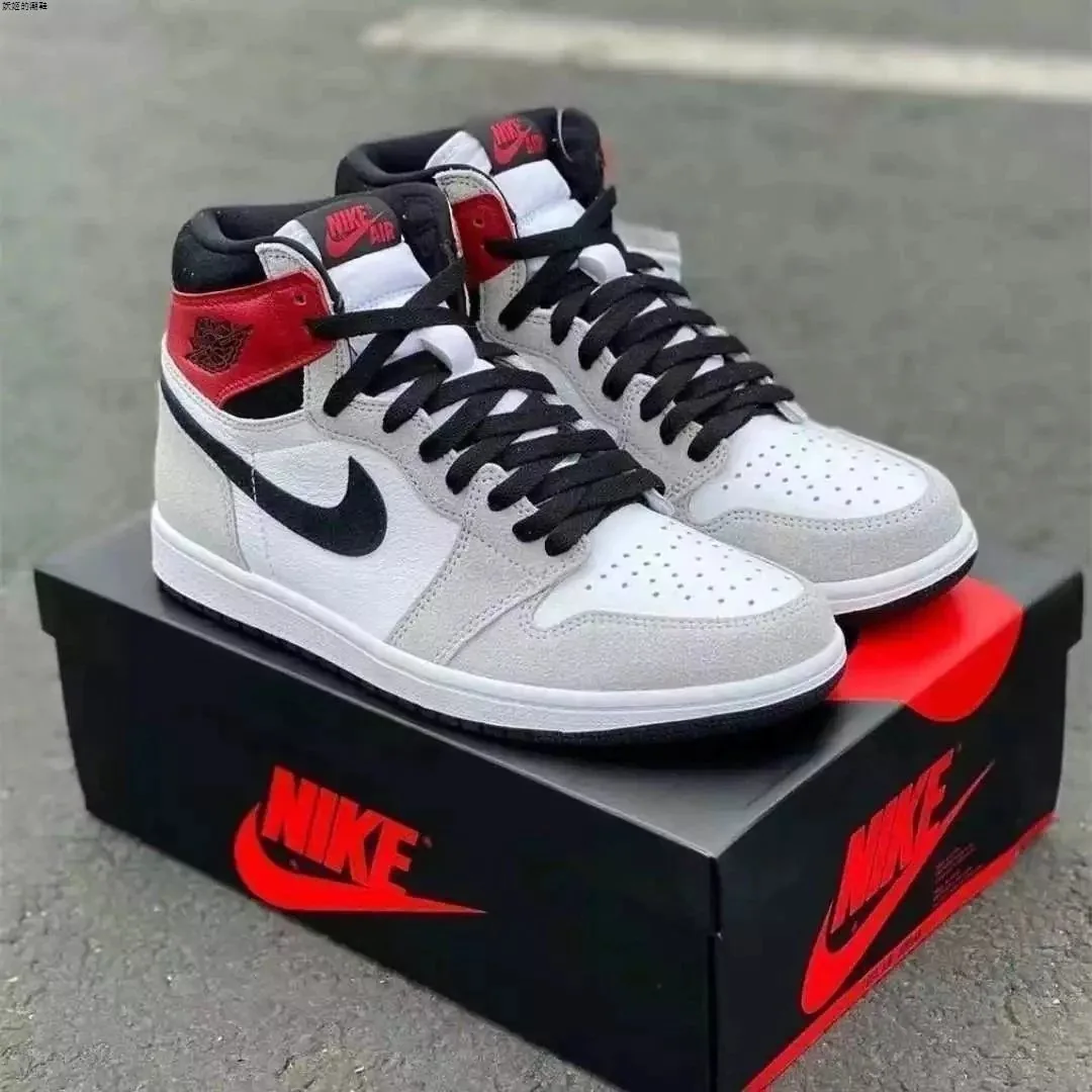 Air Jordan 1 High Smoke Grey