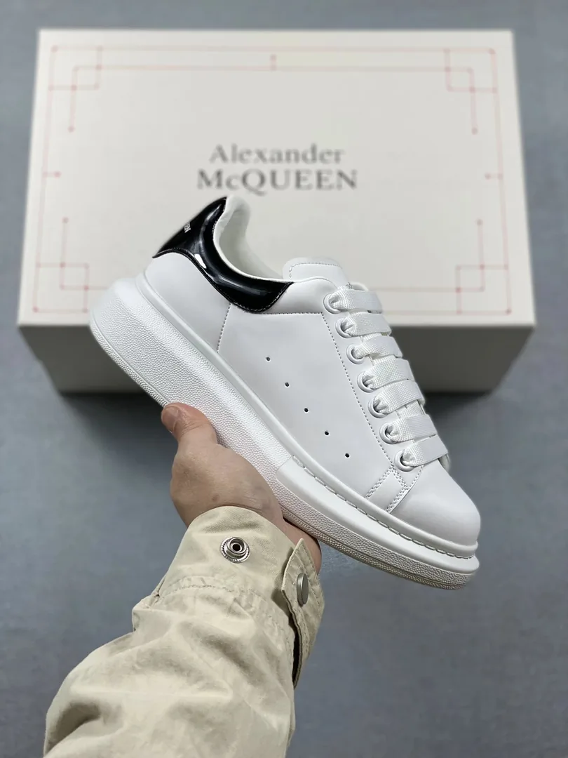 Alexander McQueen Oversized Sneaker White Athletic Trainers — Photo 13