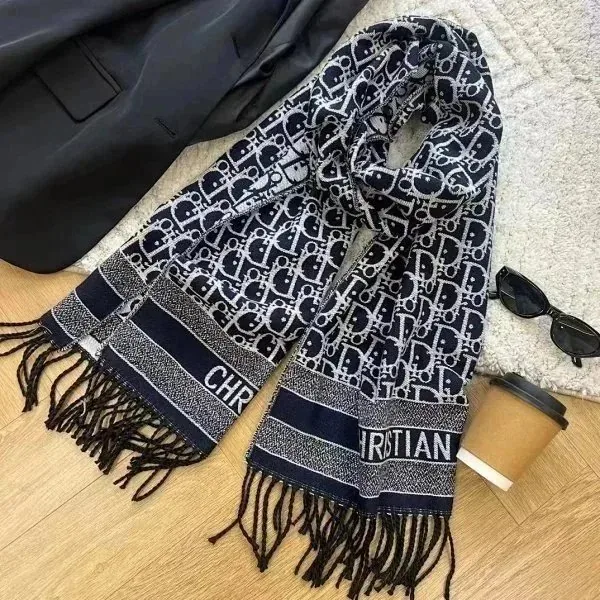Burberry Vintage Check Cashmere Scarf Collection — Photo 14