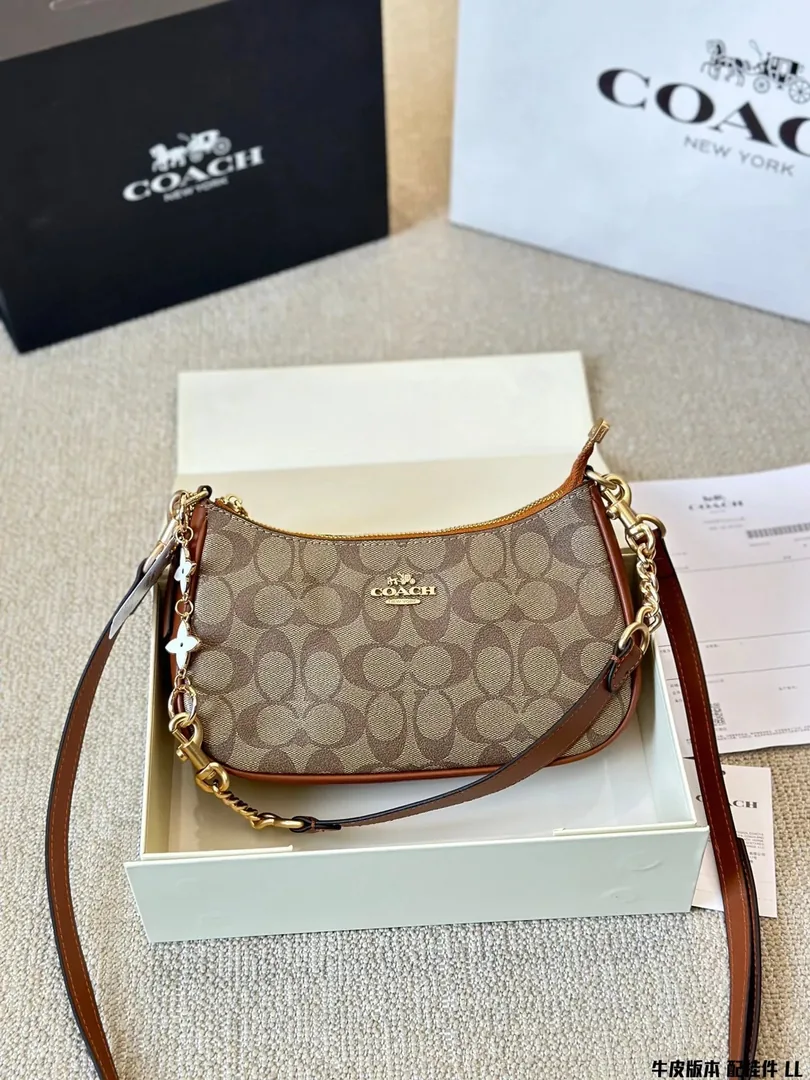 Coach Teri Shoulder Bag — photo 6