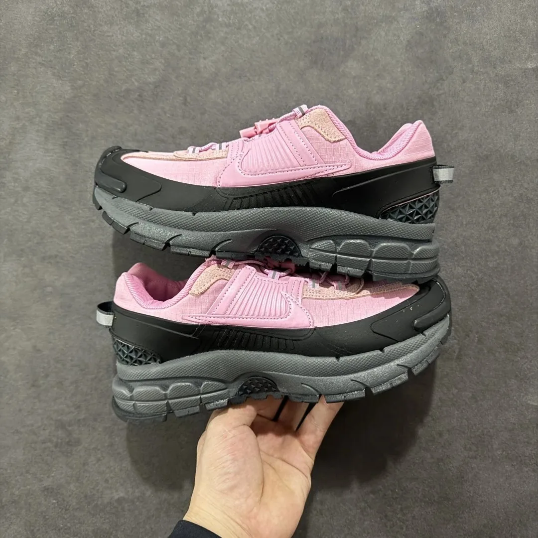 Nike Vomero 5 Sneakers — Photo 2