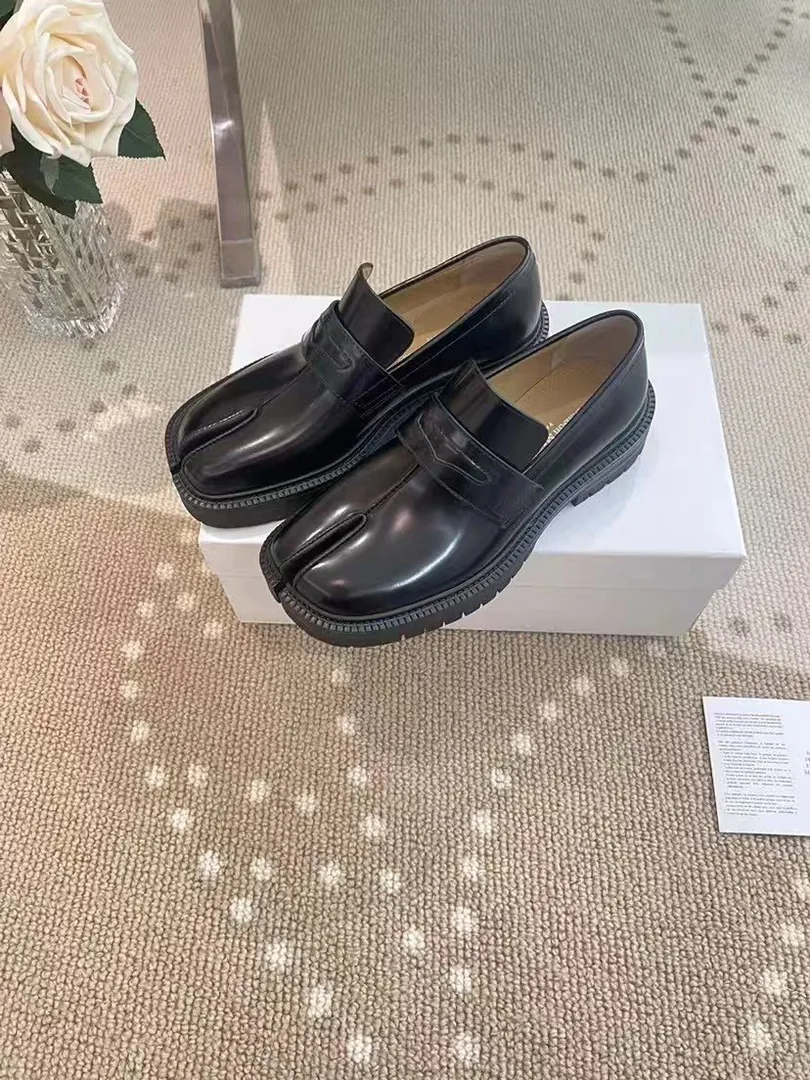 Maison Margiela Tabi Blue White Low-Top Sneakers — Photo 9