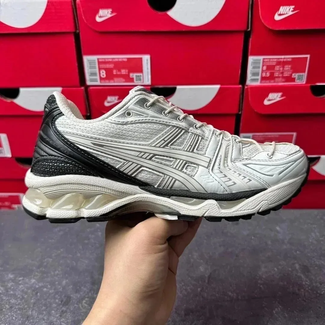 Asics White Athletic Sneakers — Photo 10