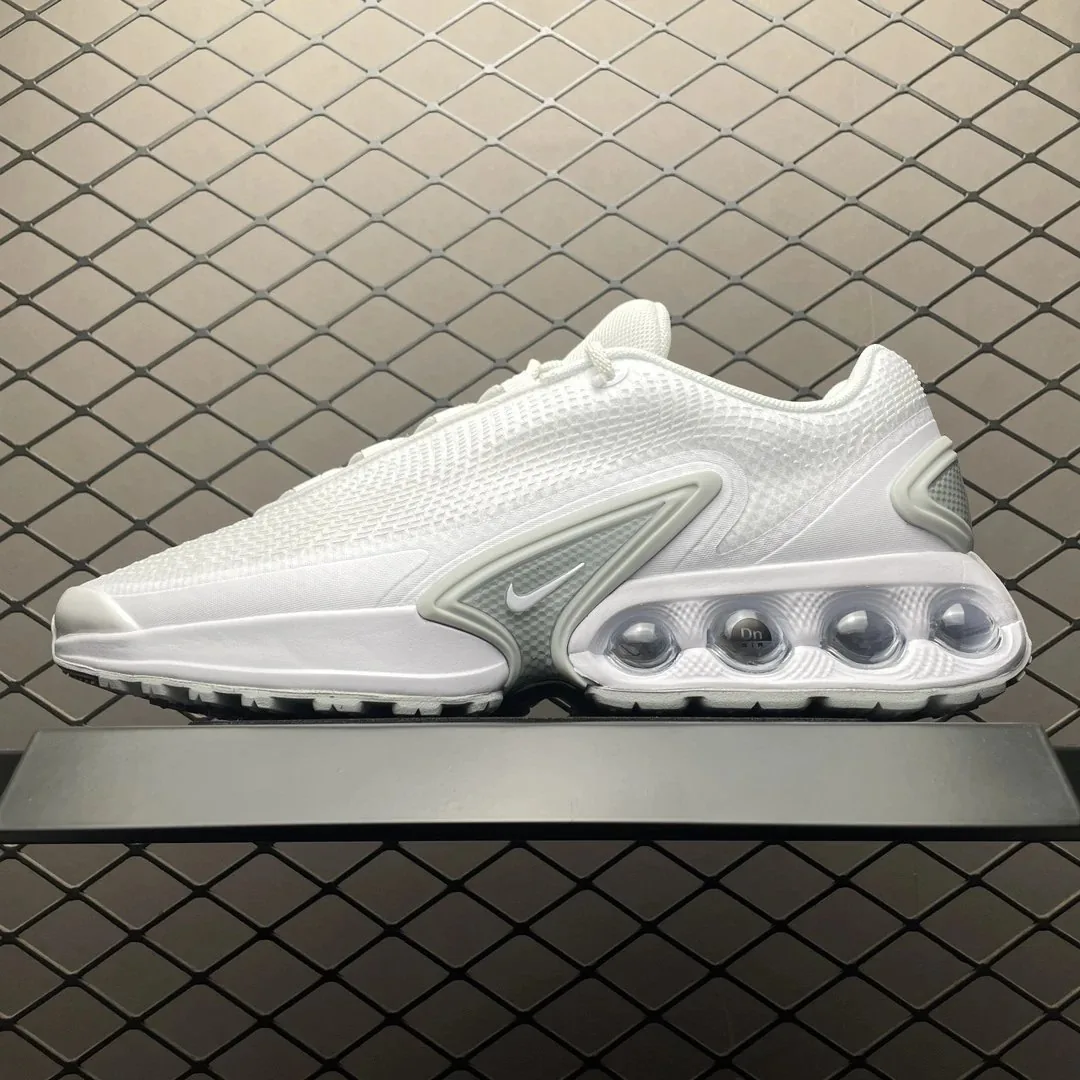 Nike Air Max Dn Solid Black Low-Top Trainers — QC