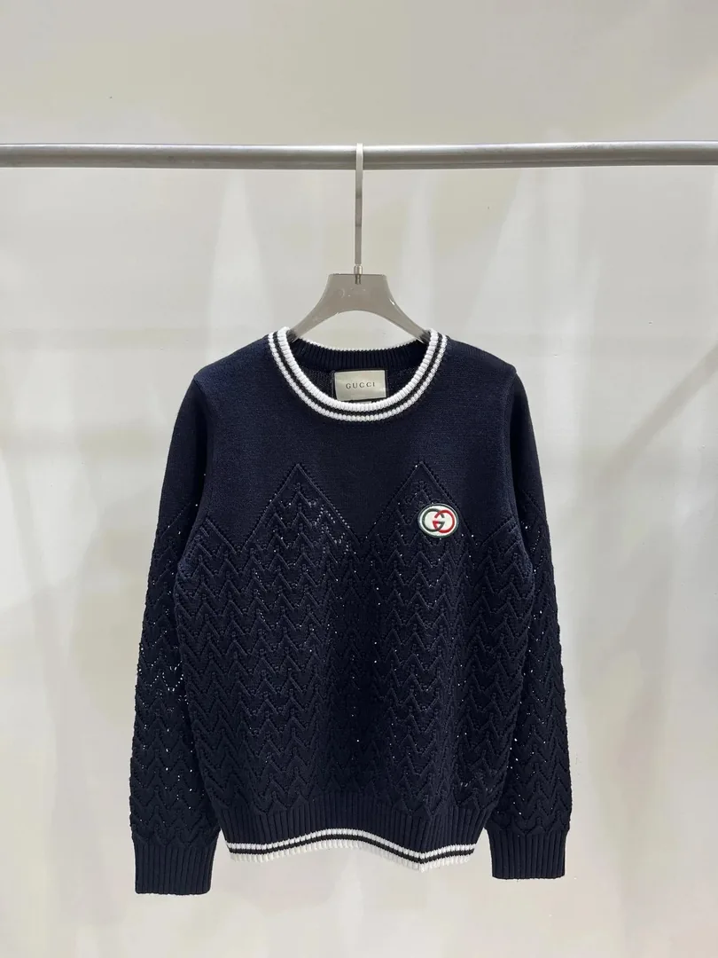 Pullover Sweatshirt — Photo 10