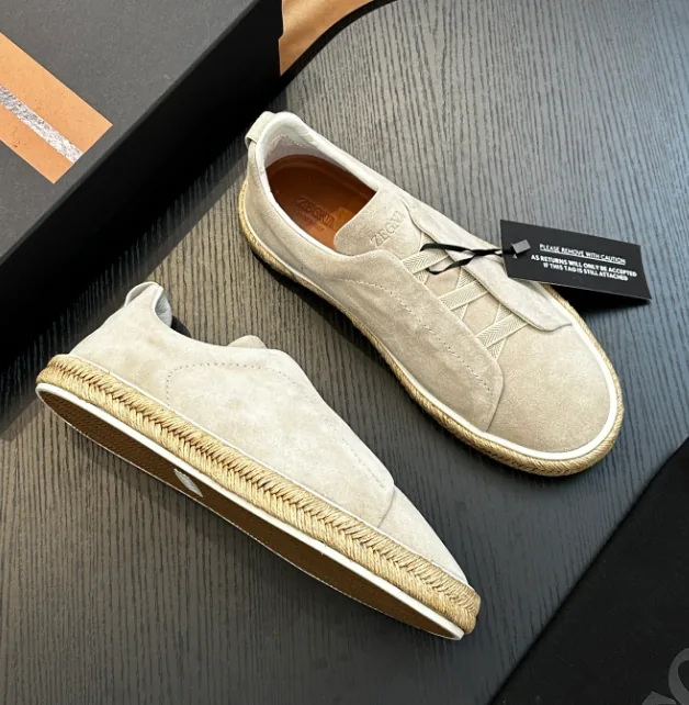 Skate Sneakers — QC
