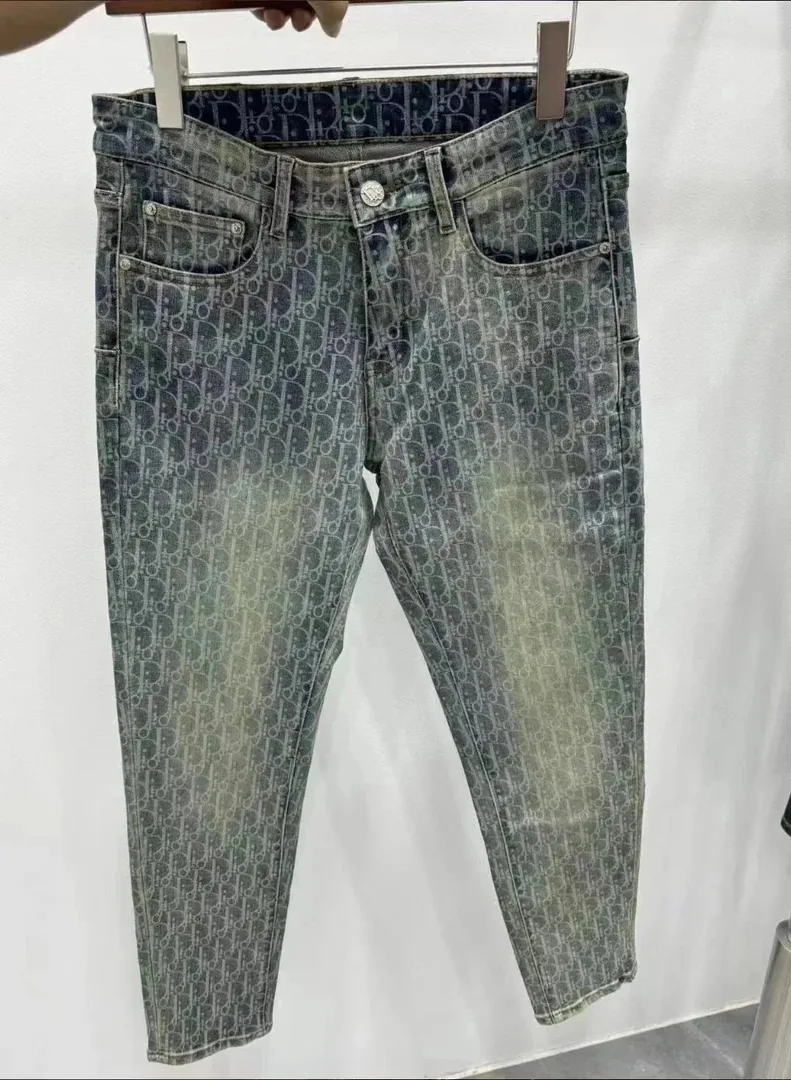 Classic Denim Jeans — Photo 14