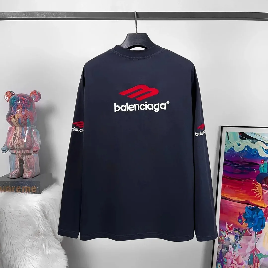 Balenciaga Logo Sweatshirt Collection — Photo 5