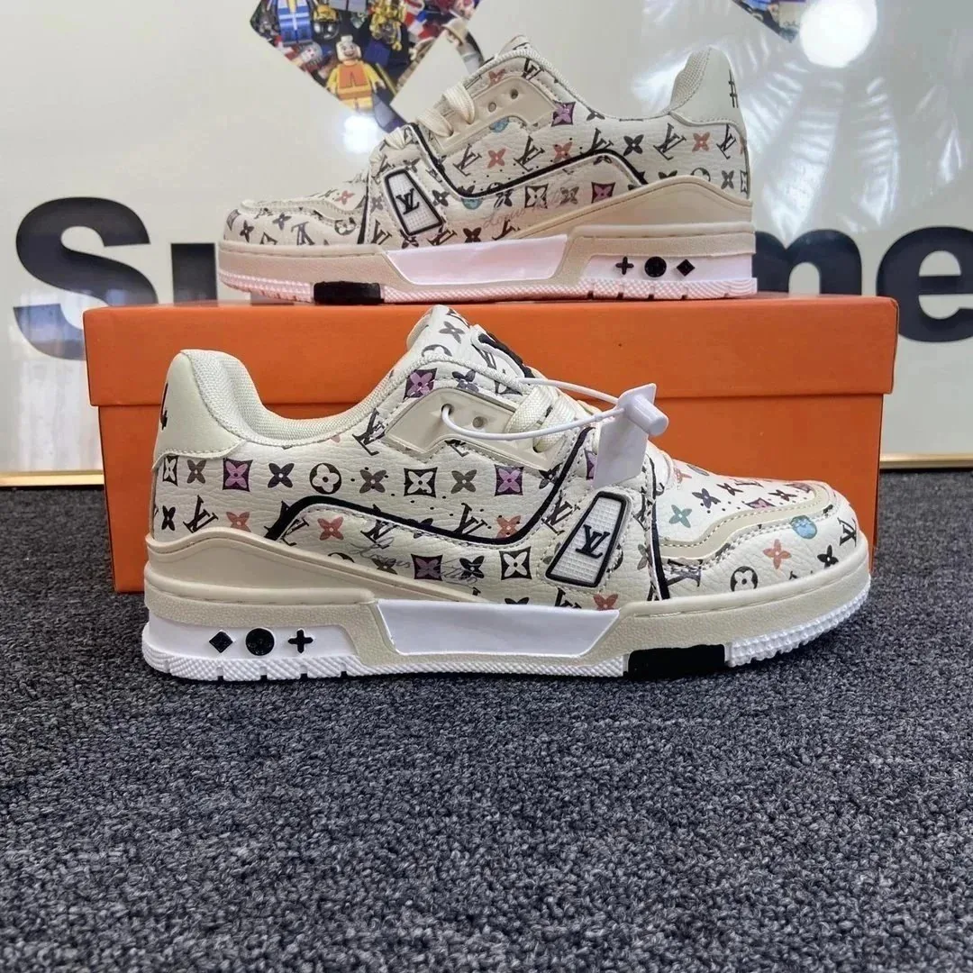 Louis Vuitton LV Trainer White Lace-Up Sneakers — Photo 13