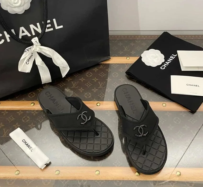 Chanel Black Double C Thong Slides — photo 6