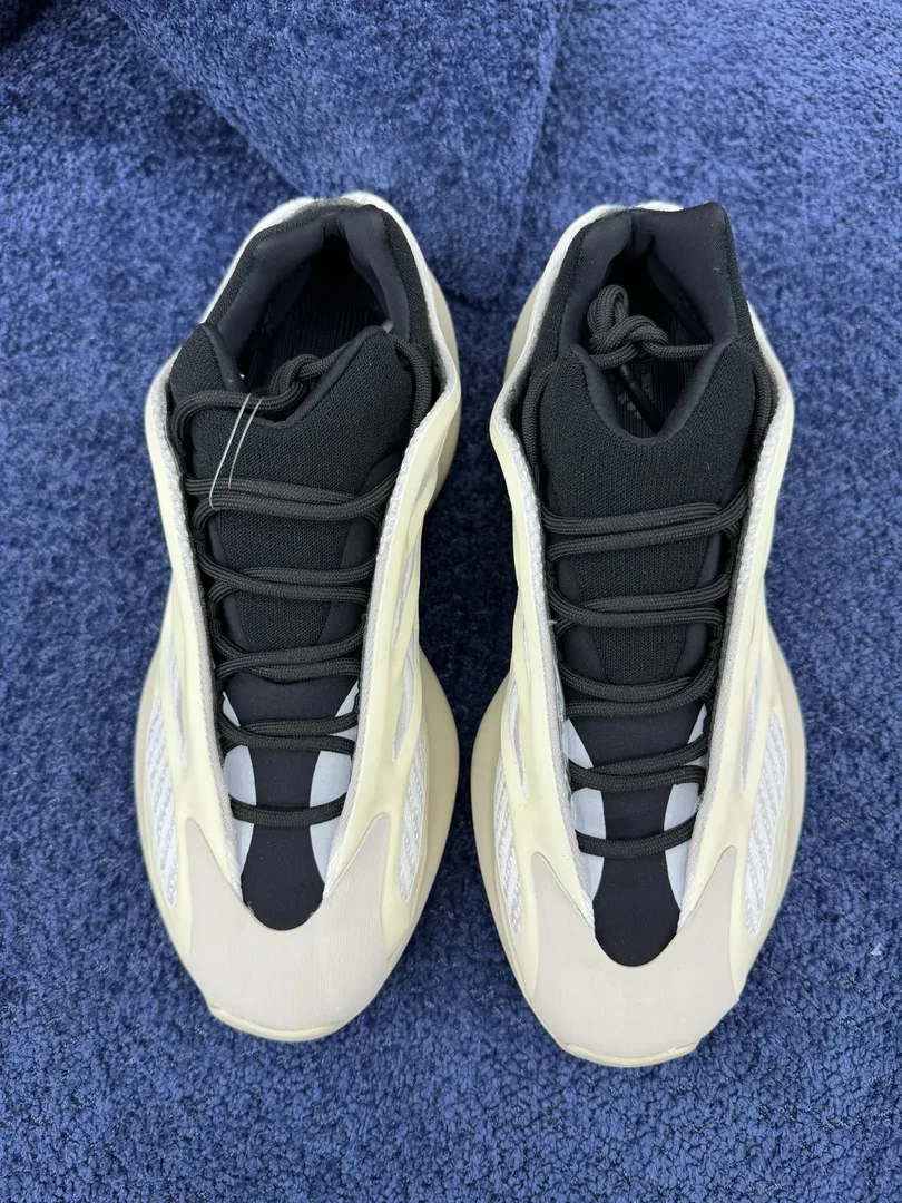 Navy Grey Adidas Yeezy 700 — photo 4