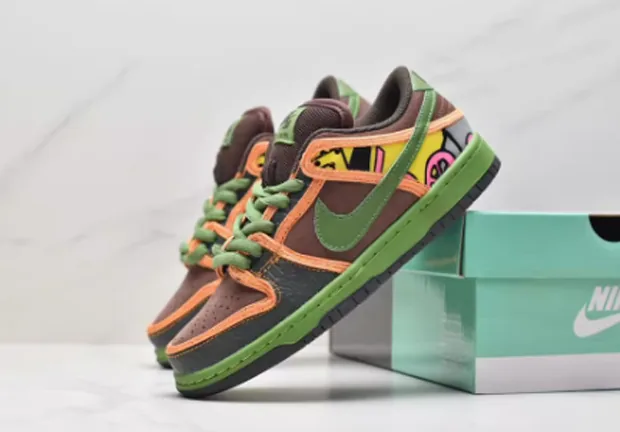 Yellow Nike Dunk Skate Shoes — Photo 8