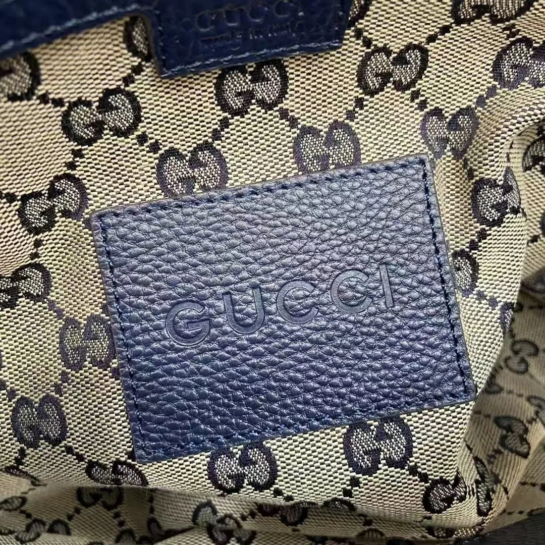 Gucci Crossbody Bag — Photo 8