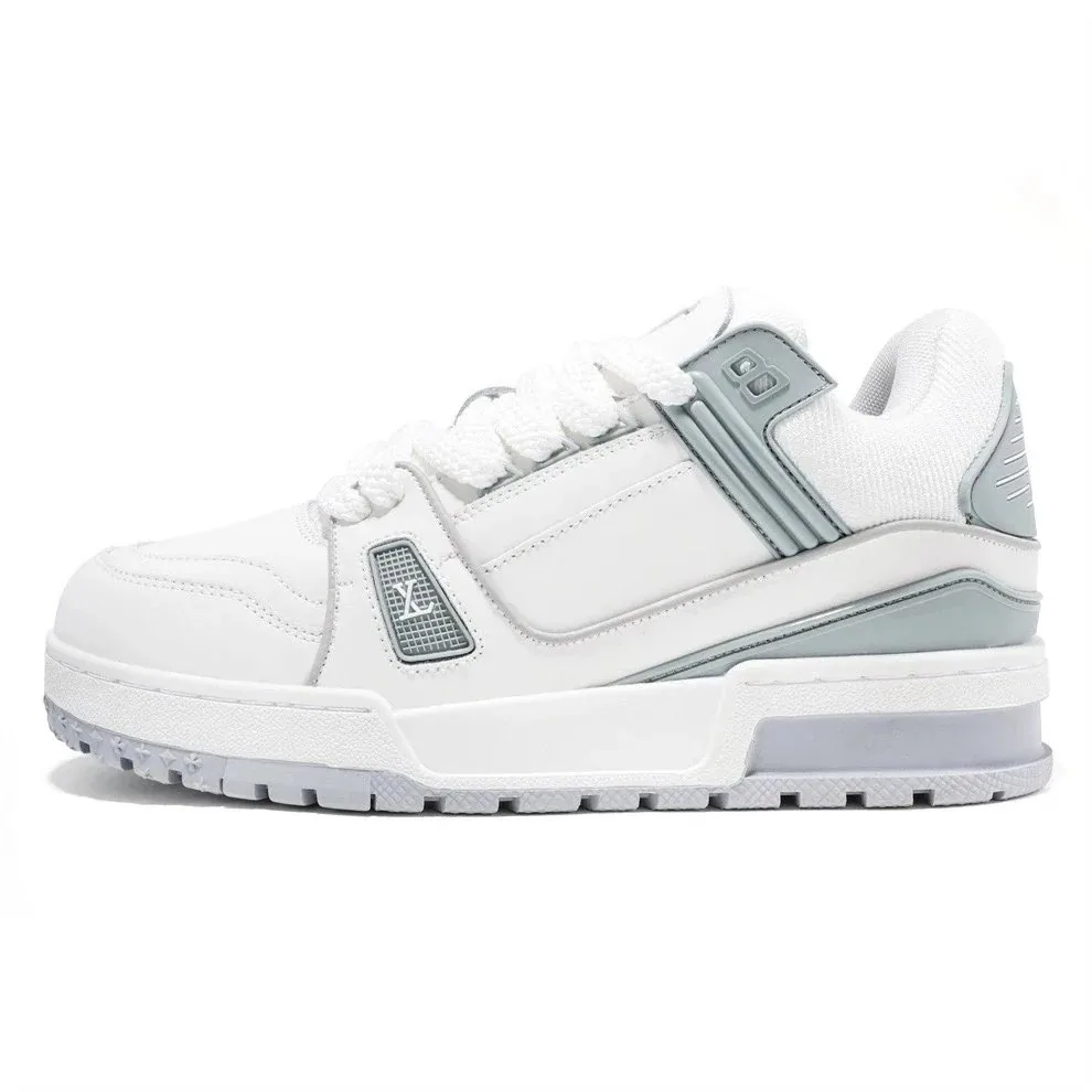 Louis Vuitton LV Trainer White Plain Sneakers — Photo 4