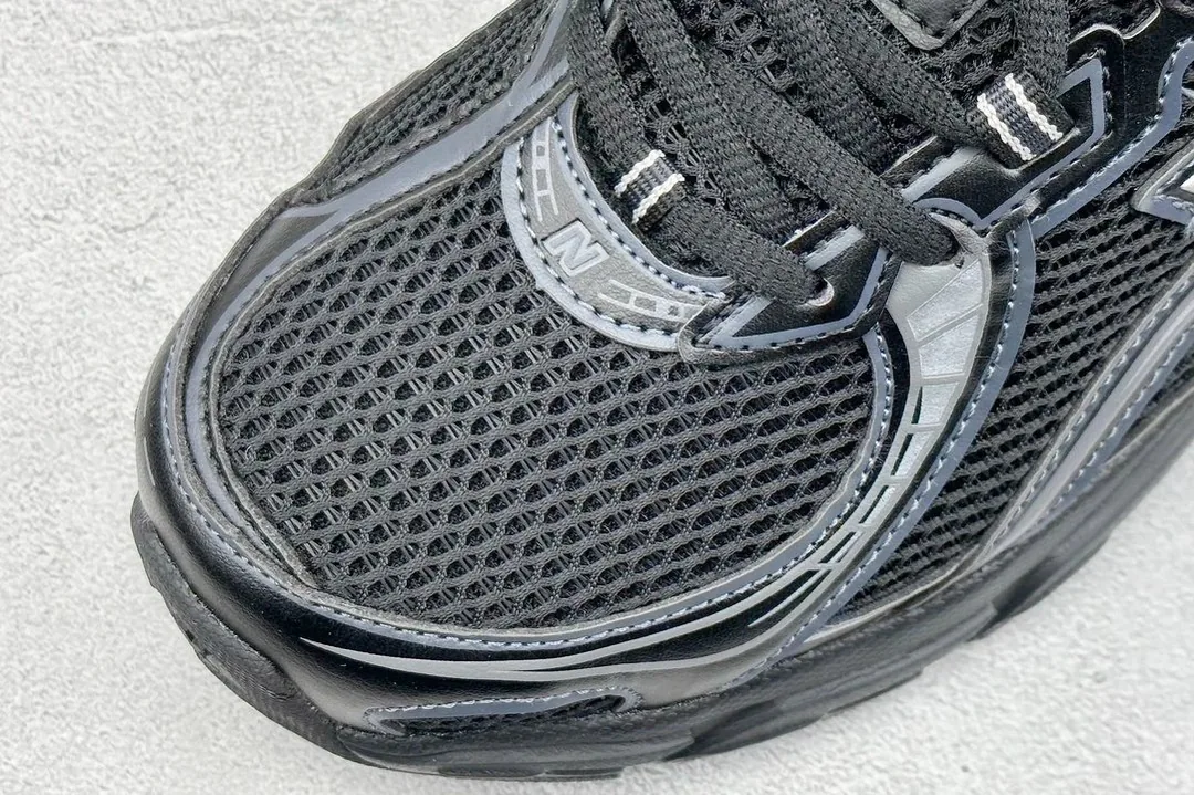 New Balance 740 Grey Low-Top Sneakers — QC