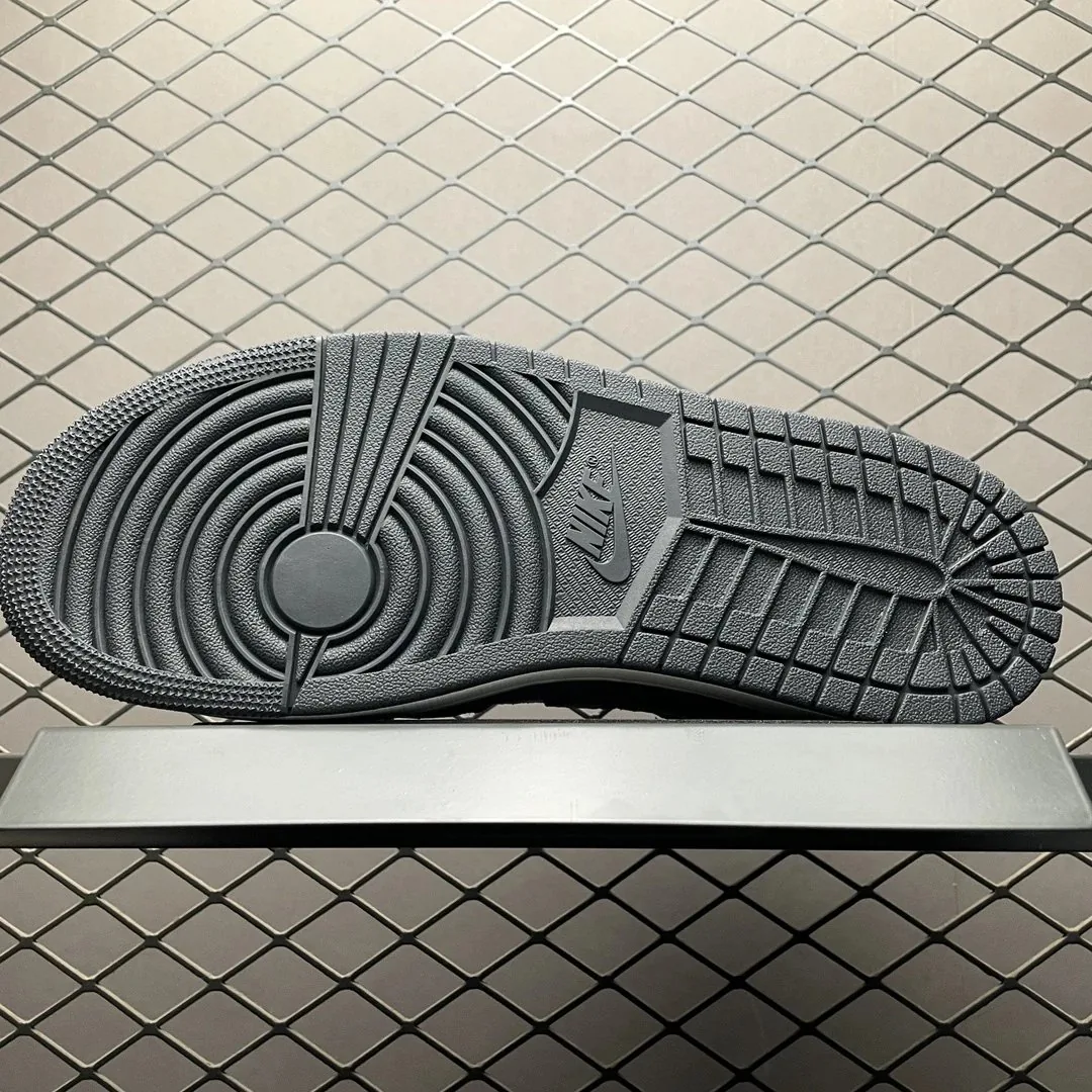 Air Jordan 1 Mid — Photo 11