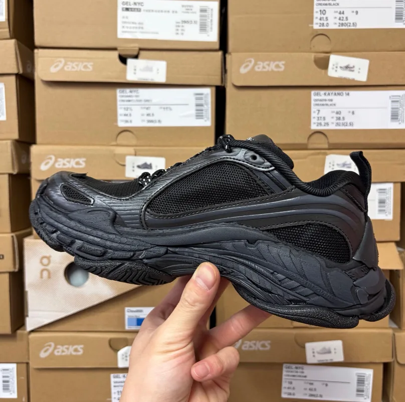 Balenciaga Triple S 2.0 — Photo 9