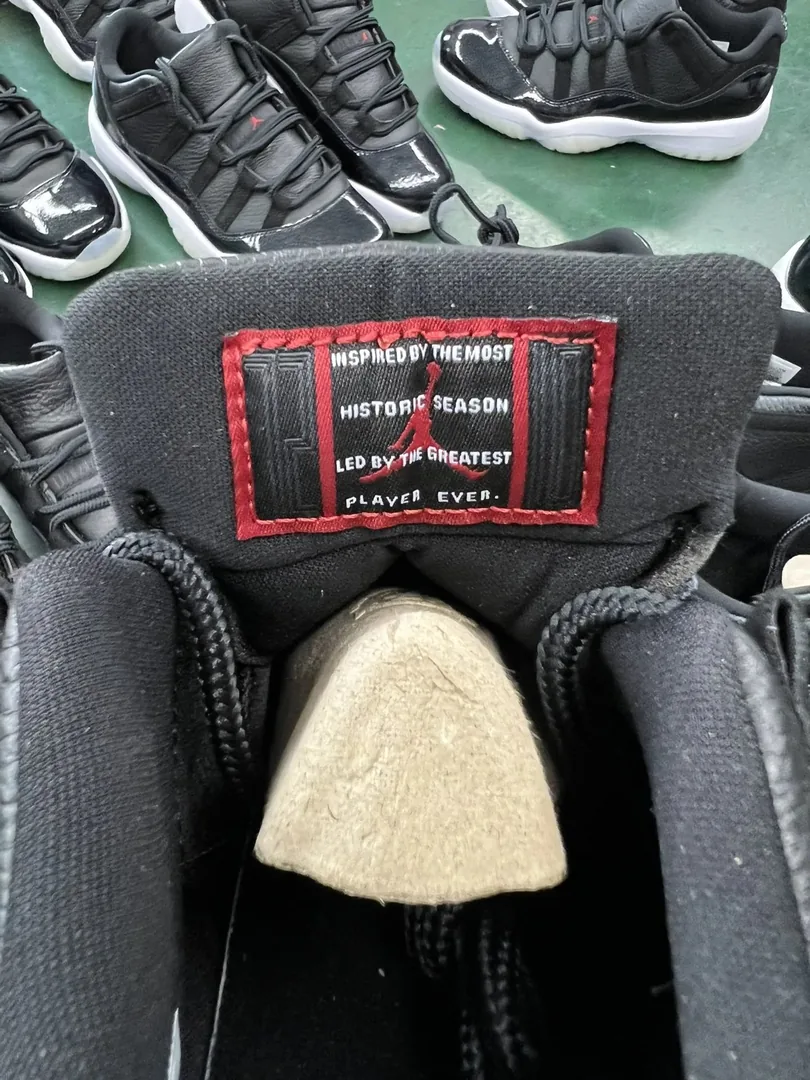 Air Jordan 11 Low Camo — QC