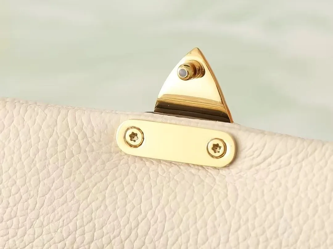 Louis Vuitton Handbag — photo 9