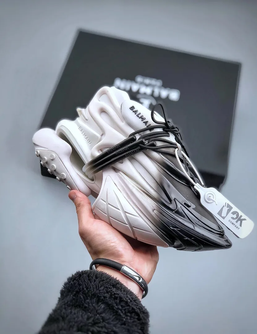 Balmain Unicorn Grey Low-Top Sneakers — Photo 9