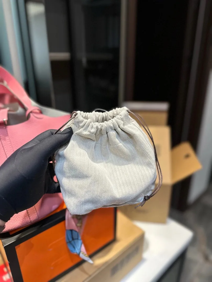 Hermes Picotin Leather Bucket Bag — Photo 13