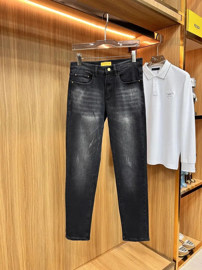 Denim Tears Cotton Wreath Jeans Collection — Photo 3