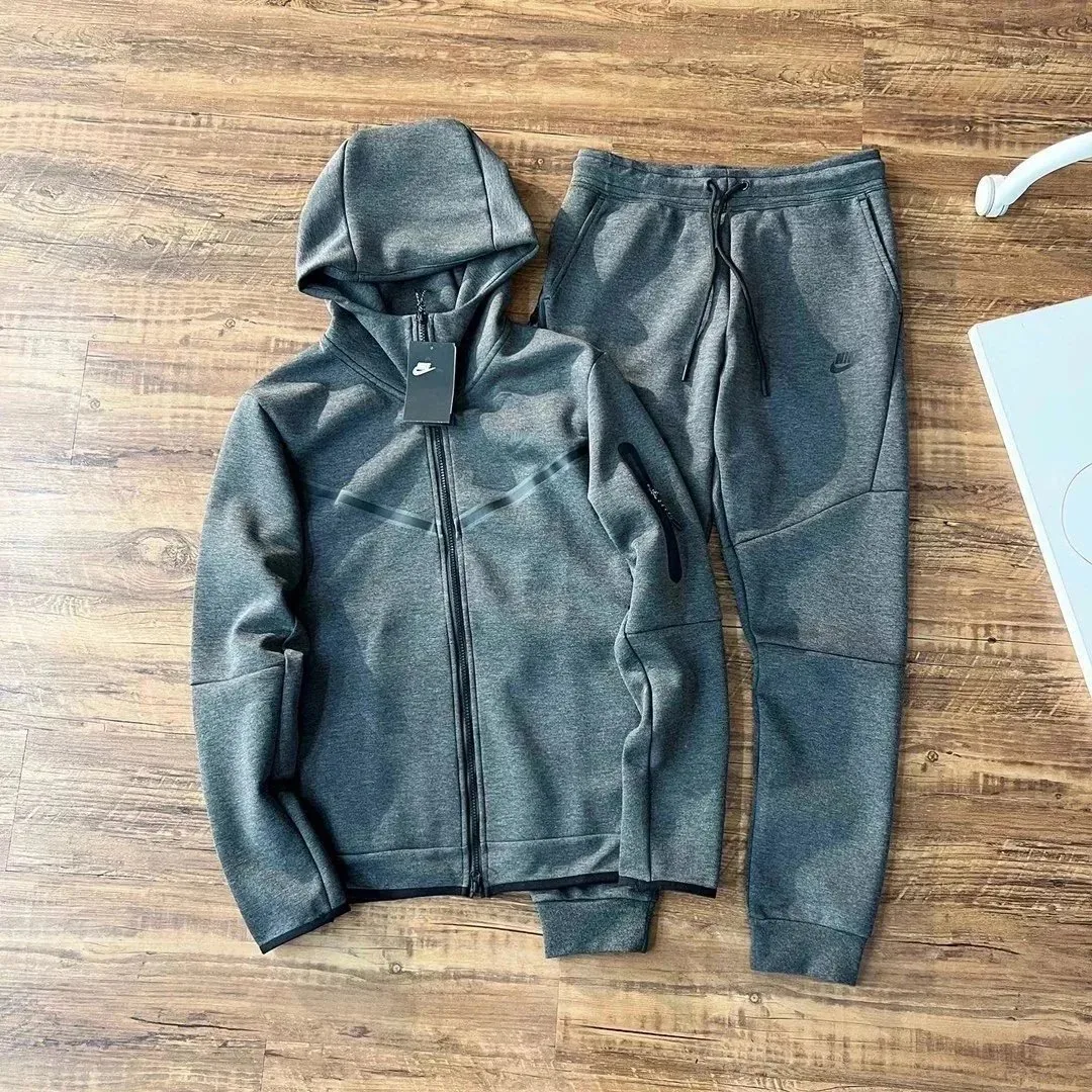 Nike Tech Fleece Set — QC