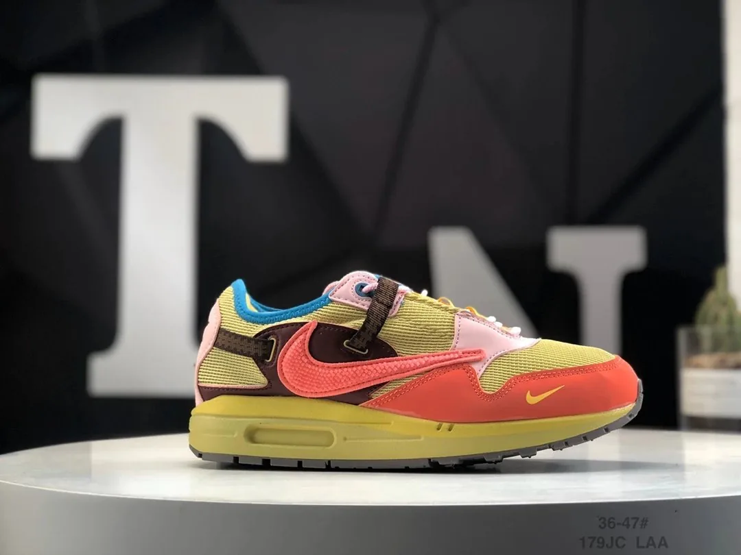 Nike Air Max 1 Cactus Jack — Photo 5